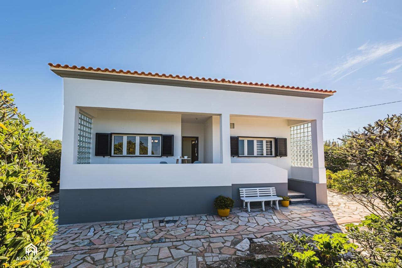 Casa A Beira Mar - Countryhouse With Ocean View Sao Pedro da Cadeira Bagian luar foto